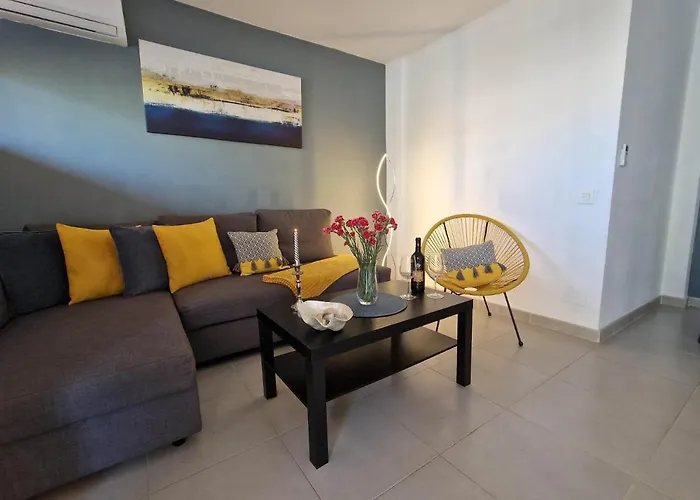 Acapulco Apartment With Pool